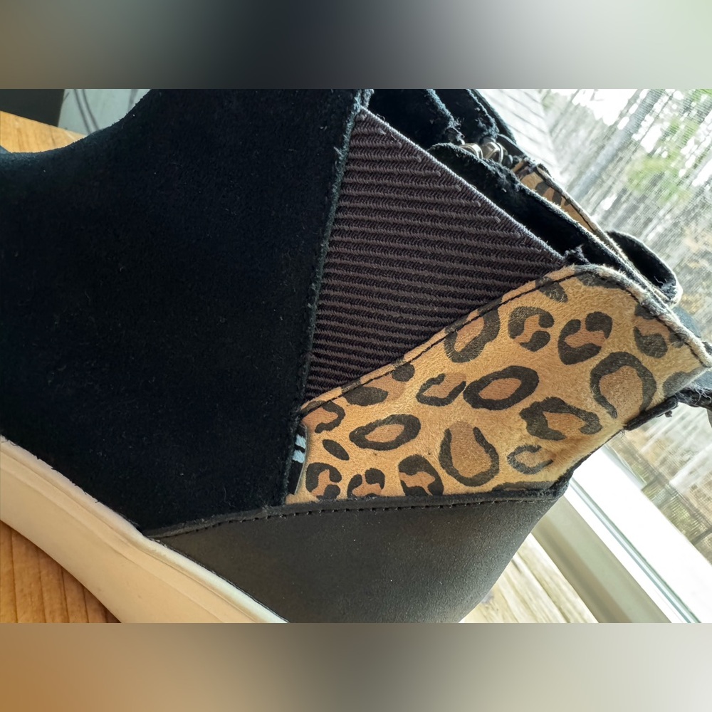 TOMS Women's Black JAMIE Leopard Suede Wedge Side Zip Ankle Booties 9.5 Chuka - Picture 8 of 8